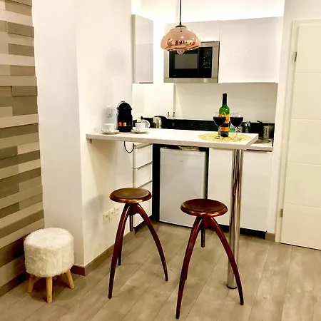 Midpoint By Life Renaissance Apartment