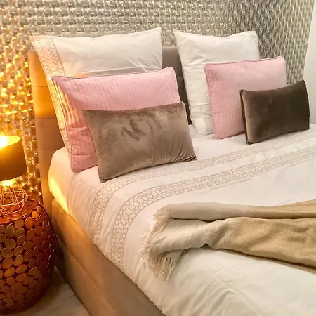 Apartment Midpoint By Life Renaissance *