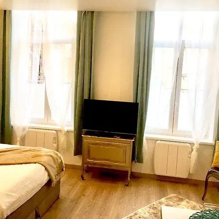 Midpoint By Life Renaissance Apartment *