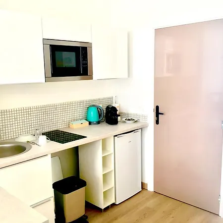 Midpoint By Life Renaissance Apartment *