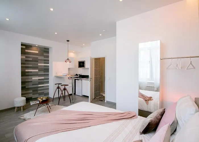 Midpoint By Life Renaissance Apartamento