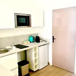 Midpoint By Life Renaissance Apartamento *